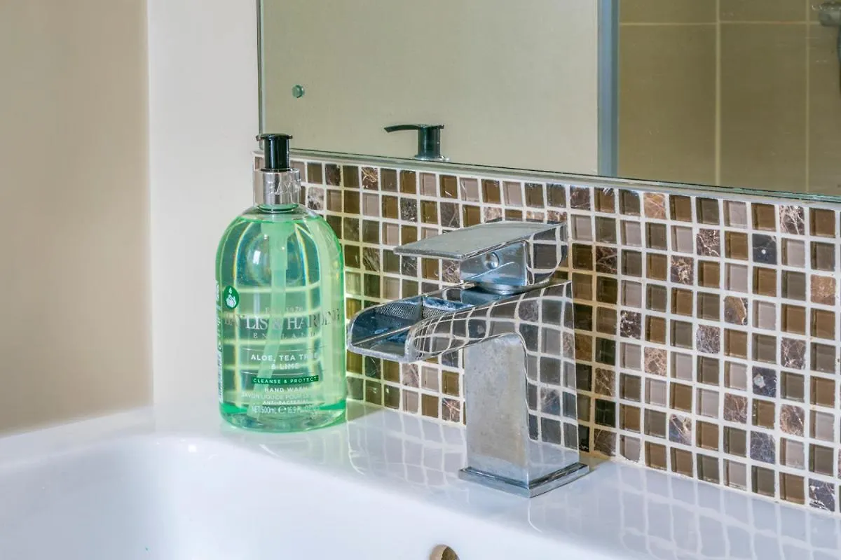 Apartment The Manhattan - 1 Bd City Ap - Gold Short Term Stays Belfast United Kingdom